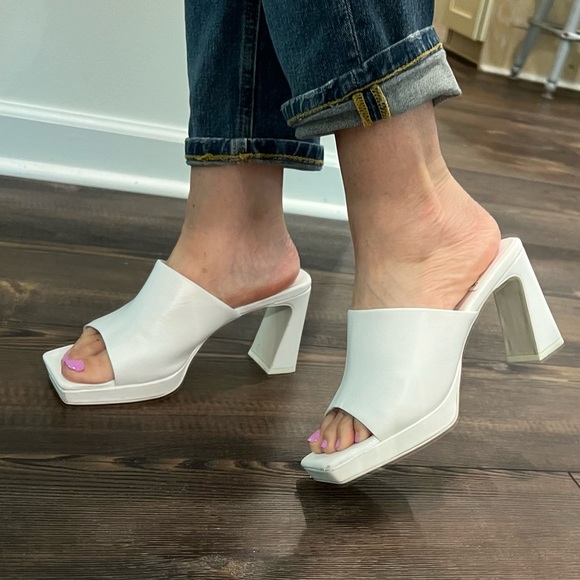 Jeffrey Campbell white platform slide high heeled sandals size 8 vegan leather - Picture 4 of 13